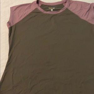 Mountain Hardwear top